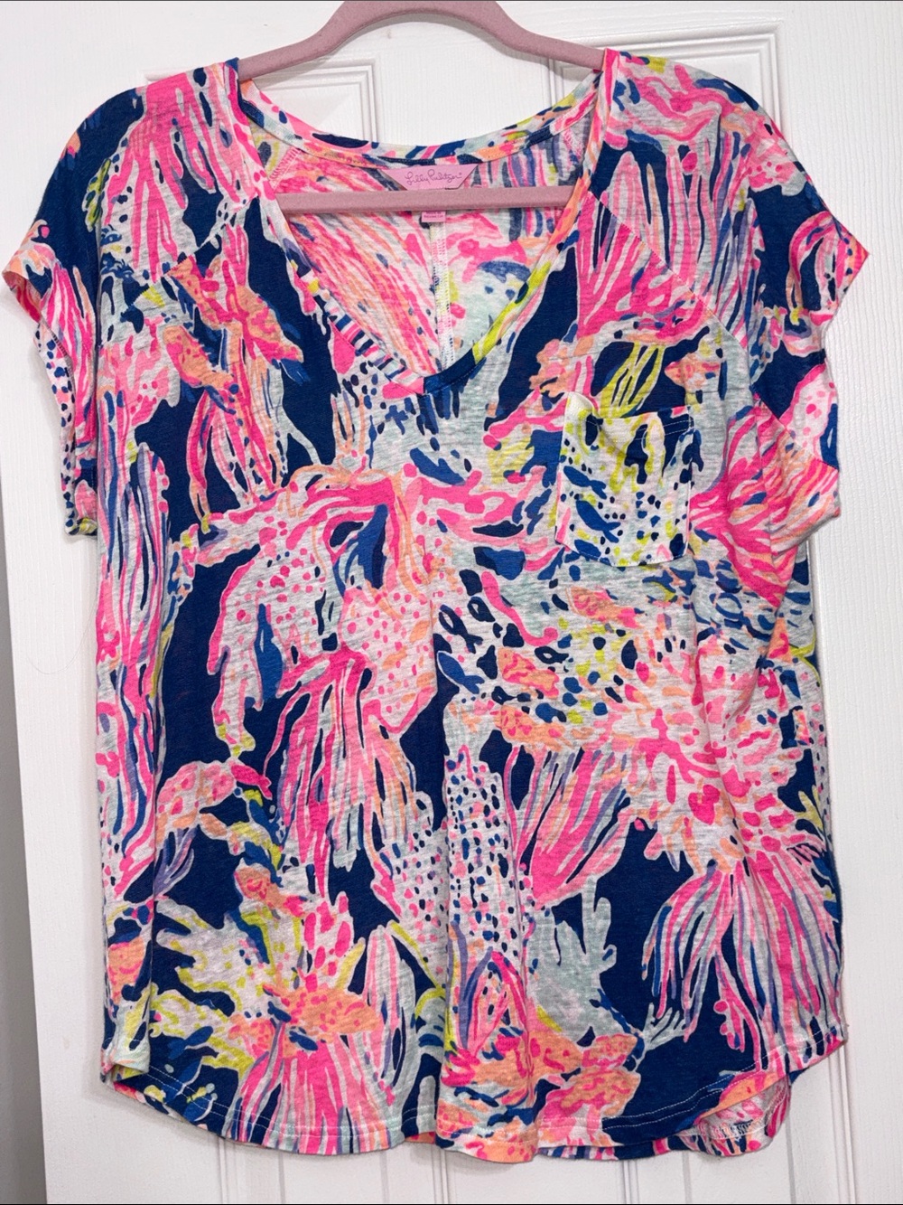 Lilly Pulitzer linen coral print top
Flowy, loose fit
#lillypulitzer